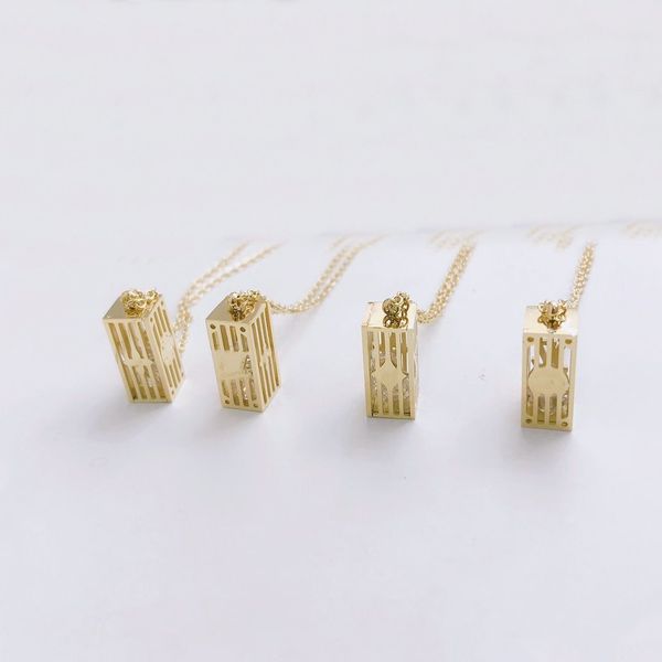

luxury designer jewelry women necklace gold lock pendant for men elegant silver chain necklaces and earrings bracelets suit