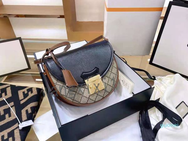 

2021 designer design brand classic crescent saddle bag, diagonal bag, black and old flower stitching, size: 24cm