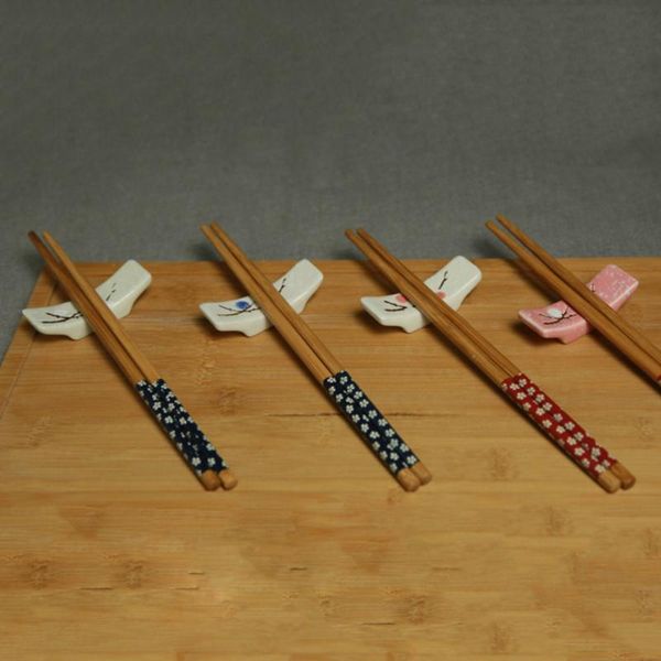 

chopsticks 8pcs plum blossom pattern ceramic rest japanese style stand rack spoon fork holder (random color)