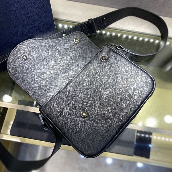 

2021 autumn winter new fashion messenger bag designer shoulder bags leather mens dinner wallet hanger luggage tag shopping