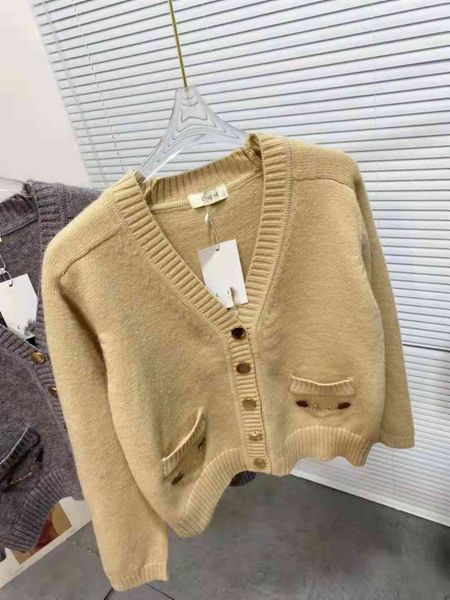 

2021 autumn new ce + saddle button casual women's knitted cardigan lazy cover ins comfortable upper body slim k0g6, White;black