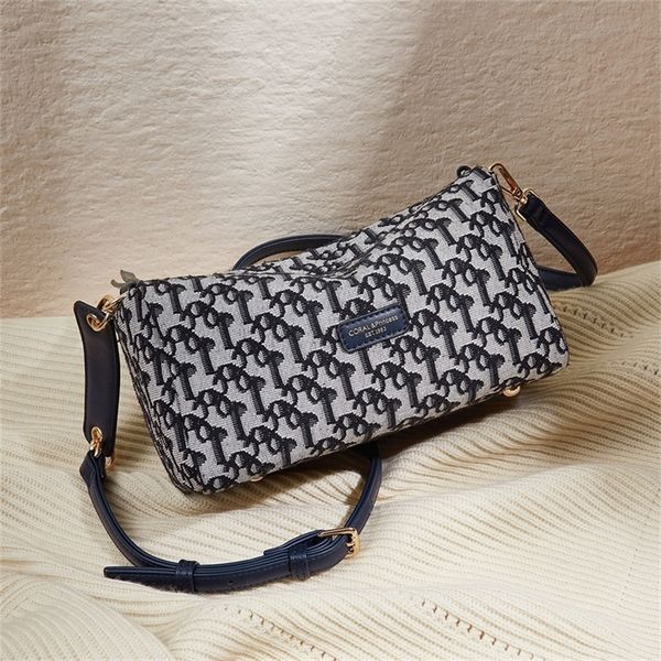 

factory store shop [live broadcast product limit]bag new style single shoulder messenger leisure pillow women's bag wholesale store