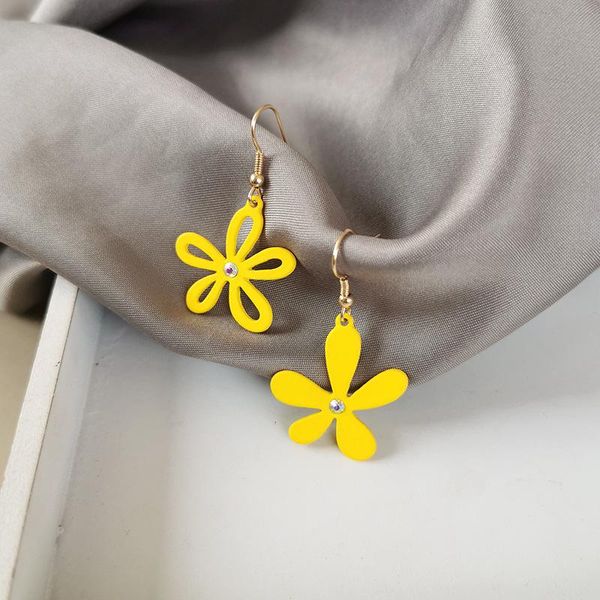 

clip-on & screw back summer yellow flowers asymmetric non pierced earrings beautiful simple charm, Silver