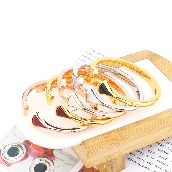 

japanese and korean style simple fan-shaped skirt bracelet micro inlaid with zircon agate mouth women's christmas valentine's day, Golden;silver