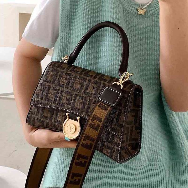 

6029 new bag letter shoulder women's hand messenger handbags us