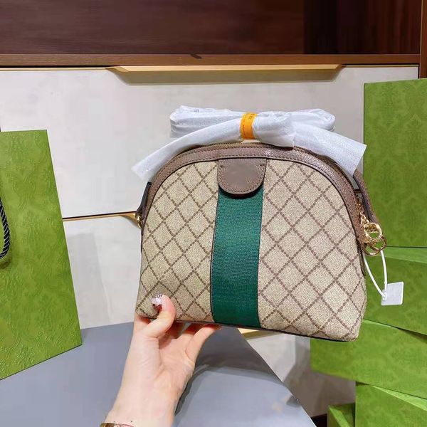 Tasarımcı tasarım çantaları marka klasik kabuk diyagonal çanta Avrupa ve Amerikan tarzı boyut 24 cm.