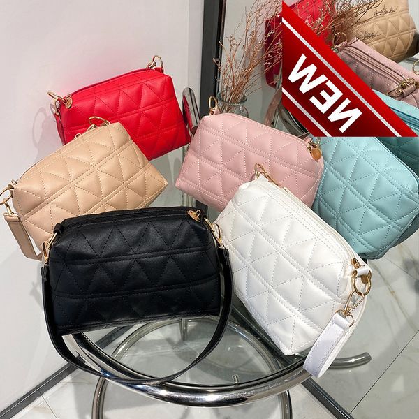 

2022 new fashion embroidered rhombic chain female leisure fresh small shoulder messenger mobile phone bag