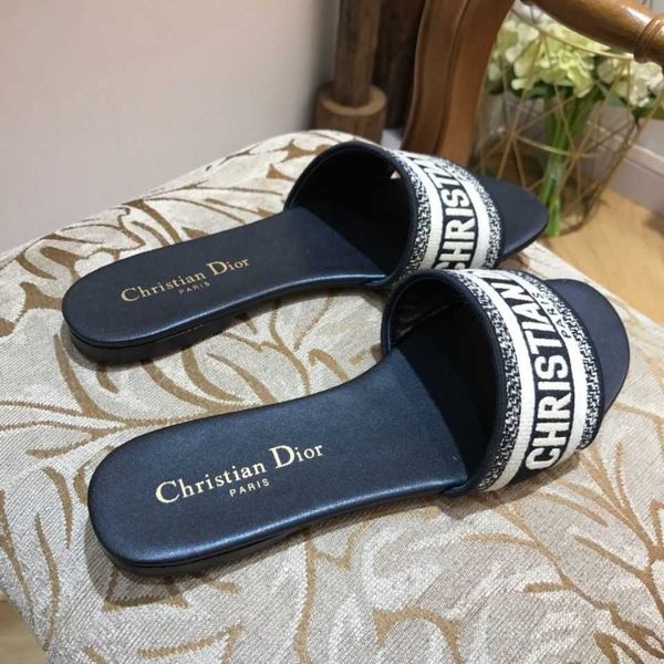

embroidered one line slippers women summer ins2021 new travel sandals beach flat sandals zlh, Black