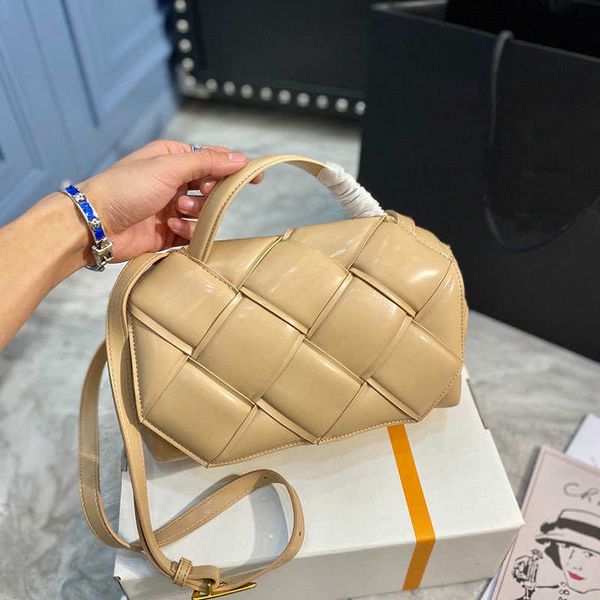 

hanghhangbag women s mini luxurys designers bags 2021 designer womens handbags purses crossbody bag wallet handbag louisbags_18 woven postma