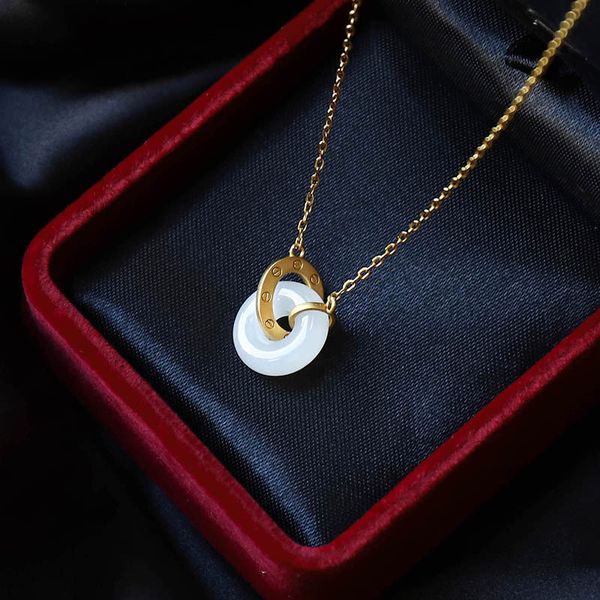 Ciondolo di ciambelle di giada bianca naturale di Hetian Collana in argento 925 Gioielli di moda Calcedonio Amuleto Regali per le donne