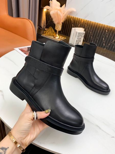 

the 2021 spring and autumn fashionable new style woman girl ankle boots martin casual flat pure color comfortable atmosphere sell with box, Black