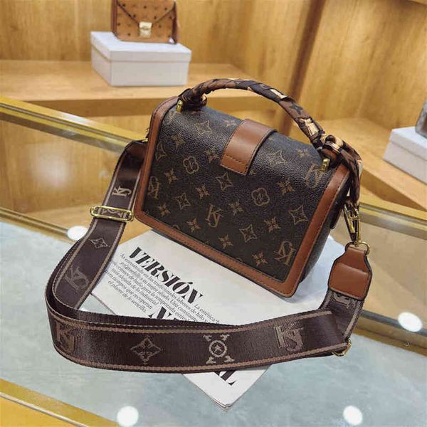 

84% off shop factory postman new texture small square light luxury fashion leisure foreign style women's bag single shoulder messenger