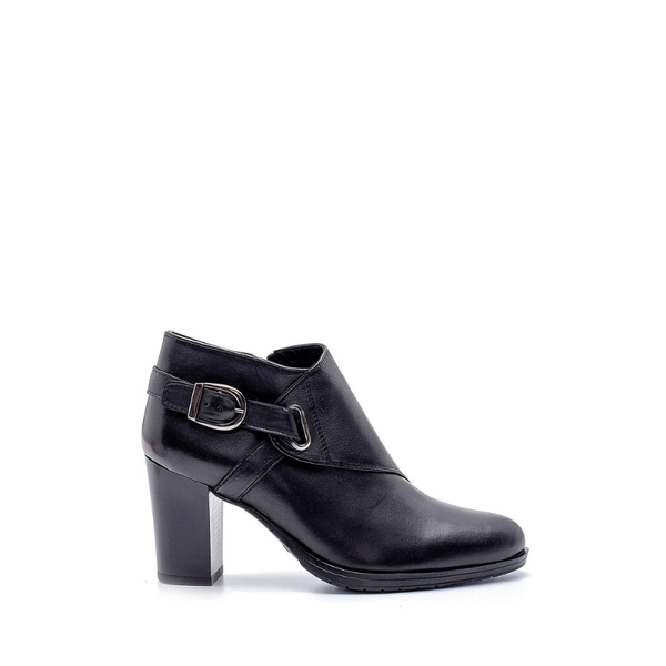 

black women's buckle detailed leather heeled boot boots
