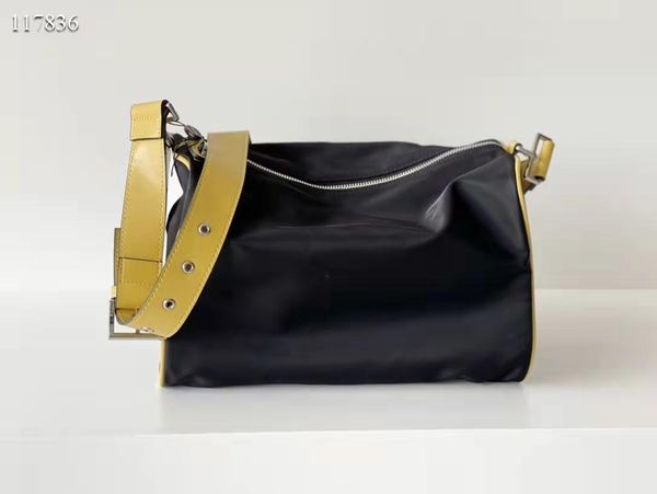 

one shoulder travel bag designer design size 32cm waterproof fabric