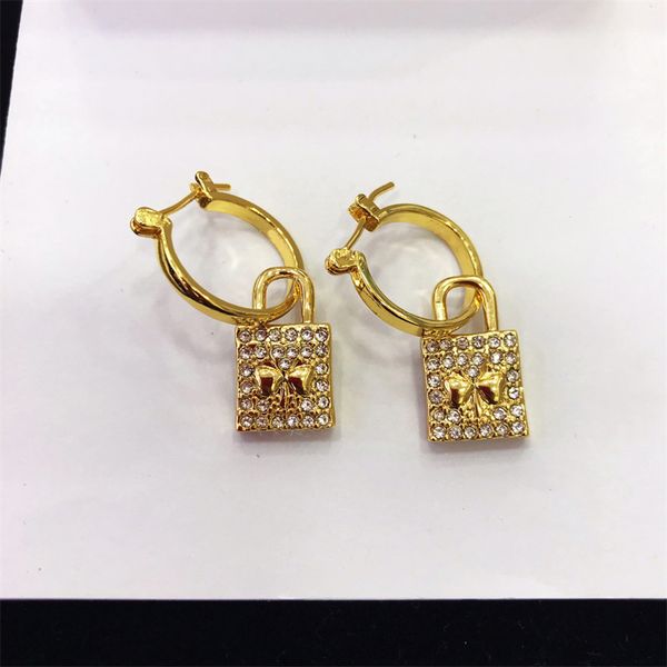 

new fashions womens lock luxury earrings women high-quality nail earrings trend versatile luxurys designer party jewelrys, Golden;silver