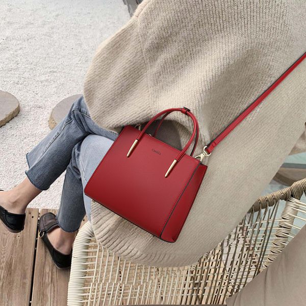

wedding bride 2021 new trendy red leather hand versatile messenger women's summer fashion bag