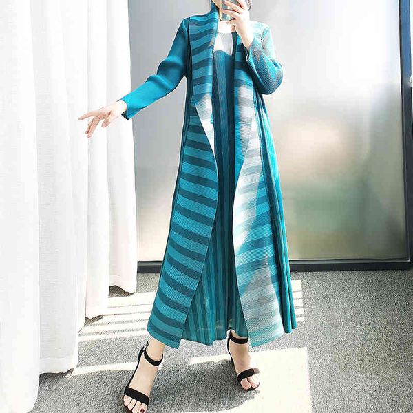 

autumn two pieces plied long sleeve turn-down striped collar dress plus size, Black;gray