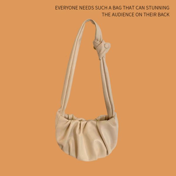 

xiaozhong design fold dumpling 2021 fashion milk white cloud bag