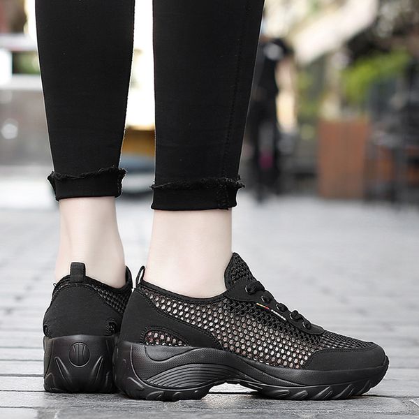 

2021 designer running shoes for women white grey purple pink black fashion mens trainers outdoor sports sneakers size 35-42 zn, White;red