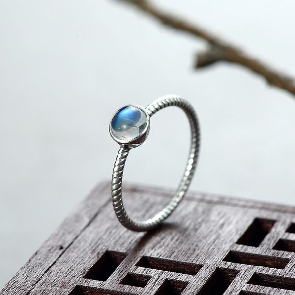 

yinshiwan s925 silver hand inlaid natural moonstone ring