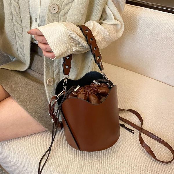 

shoulder bags retro women's bag 2021 spring and summer korean style bucket fashion trend versatile one slant span