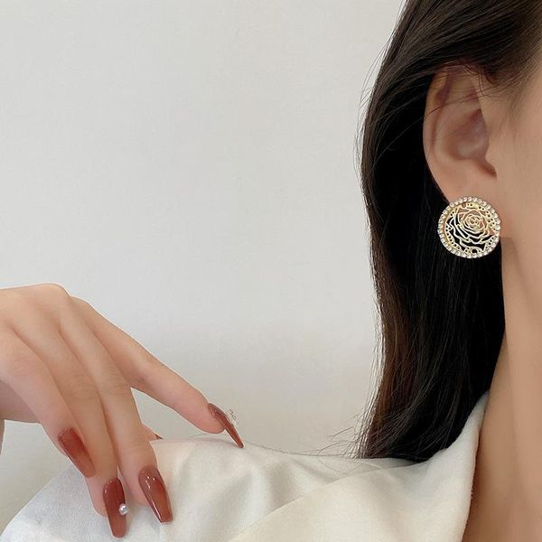 

stud high-grade hollow rose ear with zircon stone, Golden;silver