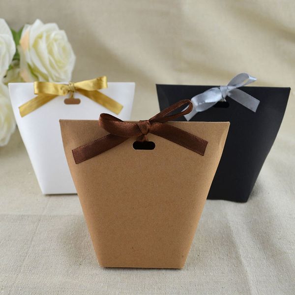 50 pcs em branco saco de papel kraft branco preto saco de doces casamento favores caixa de presente pacote de decoração da festa de aniversário com fita 210402