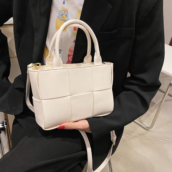 

shoulder bags fashion exquisite shopping bag retro casual women totes female solid color chain handbag for 2021