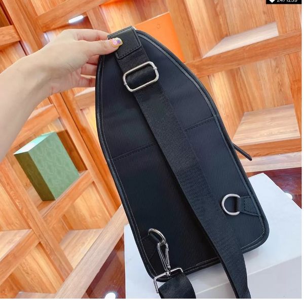 

designer-mens black chest bags designers crossbody cycling shoulder bag medium size purses zipper pockets triangle pattern