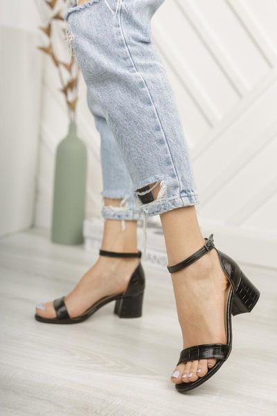 

women's black casual sandals