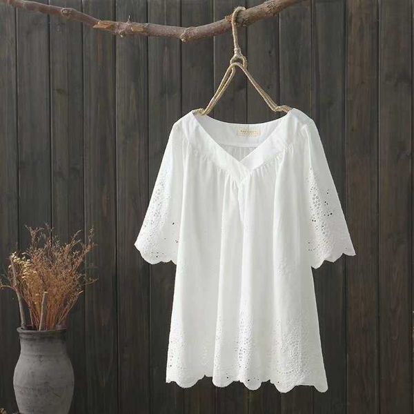 

summer short sleeve hollow out solid shirt loose v-neck cotton plus size blouse women 210615, White