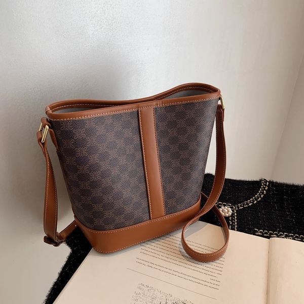 

factory direct sale 75% off large women's 2021 new versatile autumn and winter large capacity single shoulder messenger texture bucket