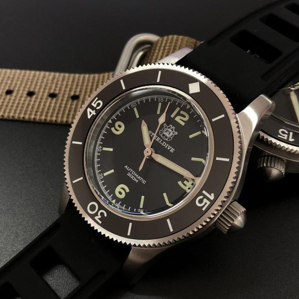 

wristwatches steeldive arrival diving watch 2021 nh35 sapphire 316l stainless steel dive watches for men 300m waterproof automatic, Slivery;brown