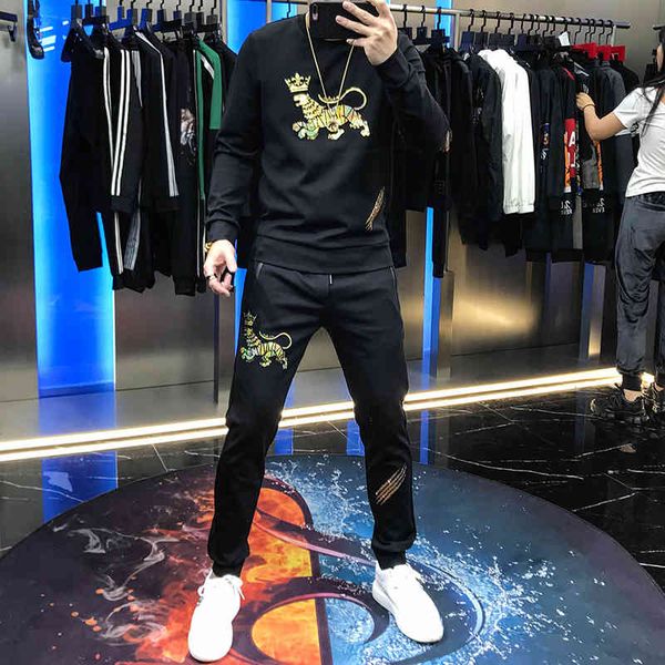 

hoodies male fashion around the neck suit sweater autumn tiger crown print nice pants two, Black