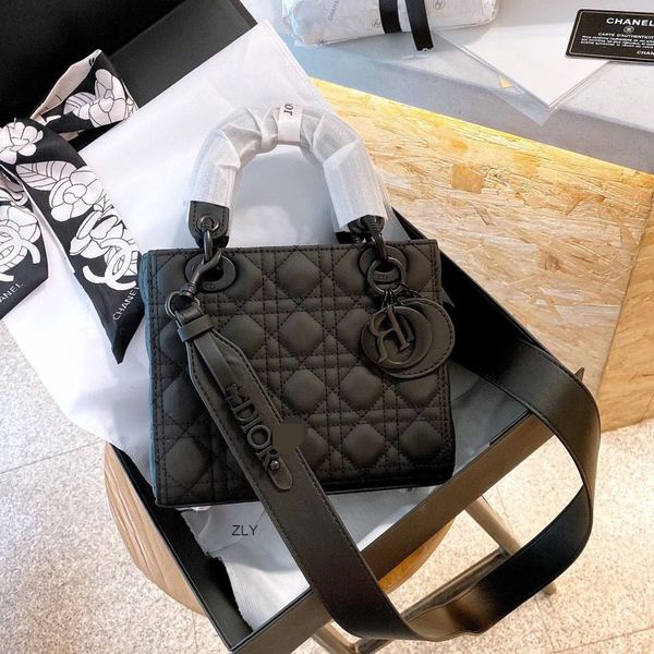 

d diocesan 4-grid nubuck leather princess bag zly bags