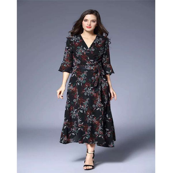 

fashion dress 2021 spring women's printed v-neck flared sleeve lace up, Black;pink