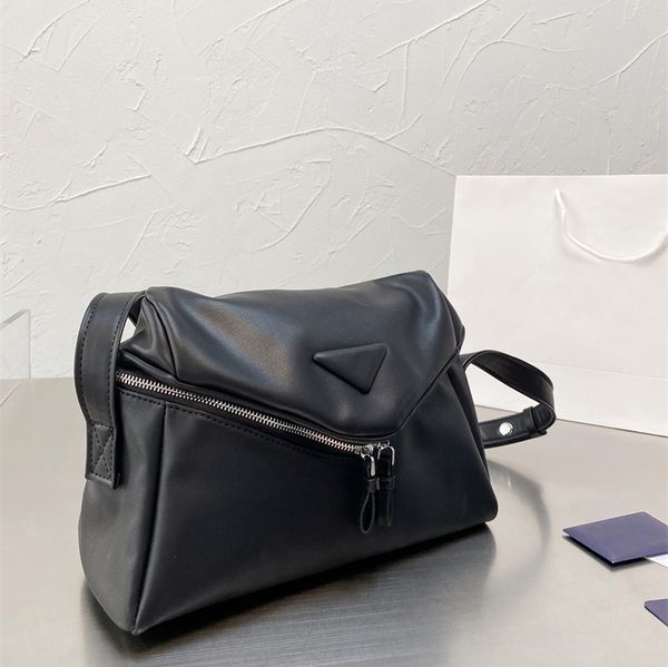 

2021 autumn winter designer fashion waist bags triangle bag large single shoulder handbags with box 31 * 21cm