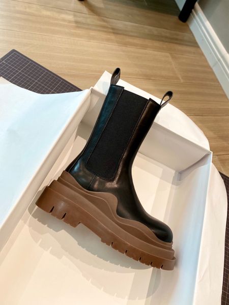 

fashion martens boots luxury designer australia gold metal buckle decoration womens shoes cowskin low heel lace up round toes zip 0822, Black