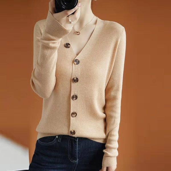 

luxury women's jackets knitted cardigan fashion 2021 coat women's v-neck long sleeve backed worsted sweater, Black;brown