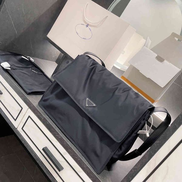 

single shoulder bag leisure messenger bag simple men's postman bag