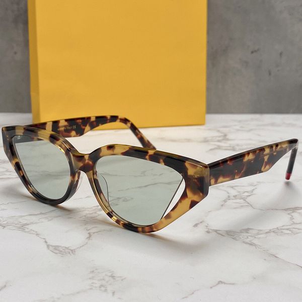 

2022 personalized sunglasses fol002v style triangle butterfly cat-eye shape full-frame glasses light-colored lenses designer sunglass, White;black