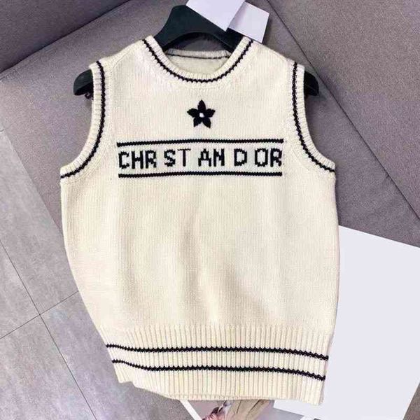 

design five pointed star letter embroidery wool sleeveless knitted vest women's autumn fashionable round neck, White