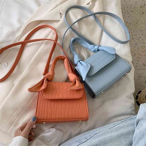 

french minority popular high-grade small square 2019 new alligator pattern versatile women's hand-held messenger bag