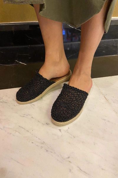 

women's black mesh slippers