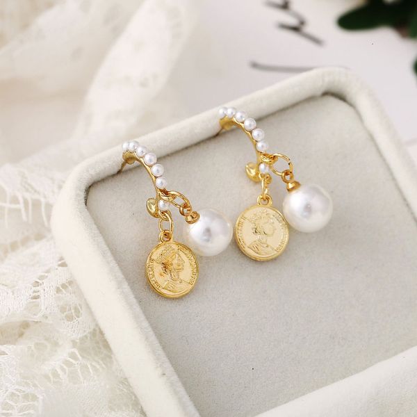 

inlaid pearl earrings, simple metal figure, pearl pendant earrings, Silver