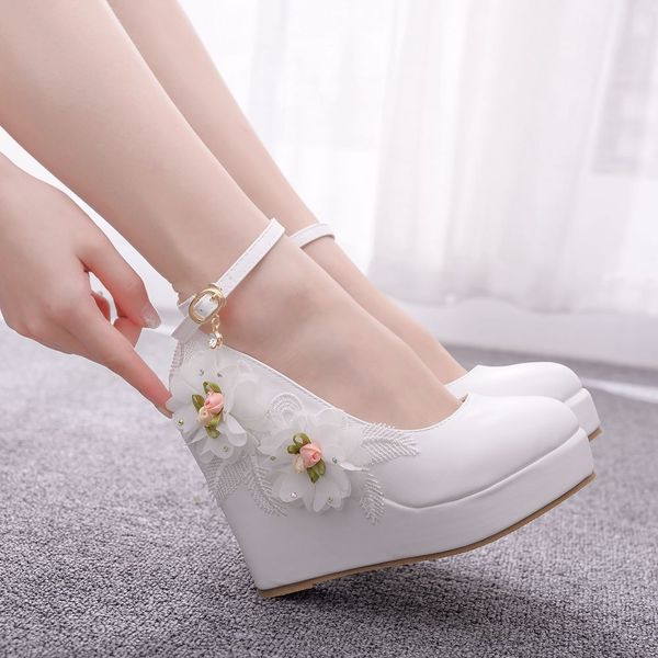 Cunha salto laço flor linda sapatos de casamento grande tamanho plataforma redonda toe alto salto alto Bombas fivela cinta dama de honra sapatos