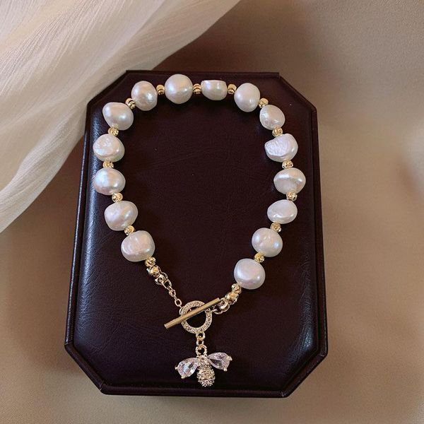 

bangle korean version of the pearl bee bracelet female niche design high sense luxury light retro ot buckle jewelry gift, Black