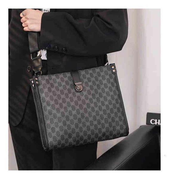 

handbag men's bag fashion korean version single shoulder messenger leather business leisure envelope briefcase temperament, Black;red