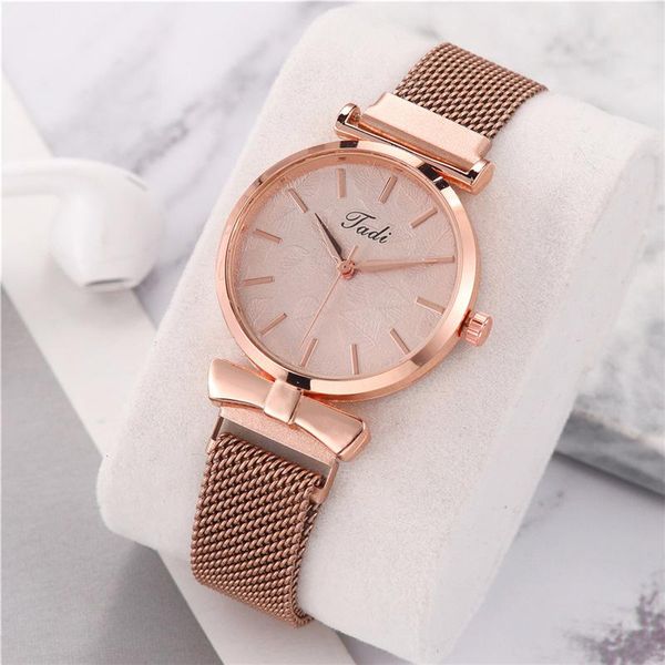 

wristwatches simple ladies watch quartz movement embossed leaf dial alloy magnet strap, Slivery;brown