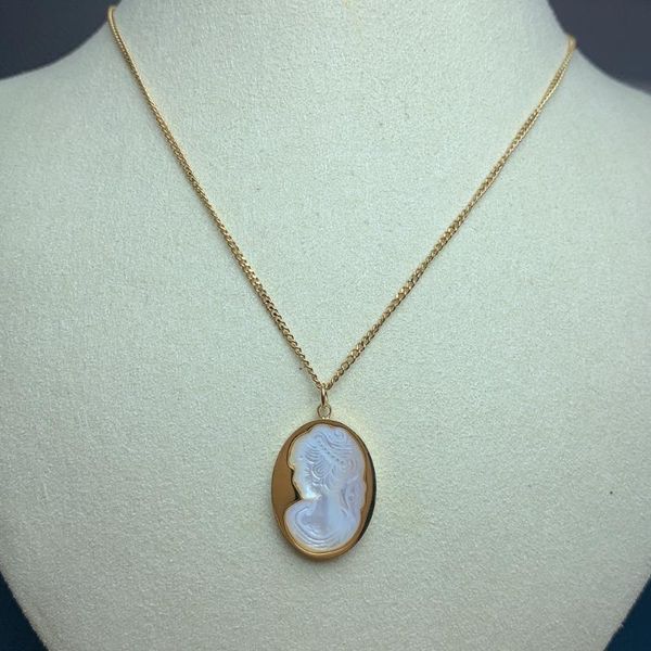 

pendant necklaces fashion rose gold plated stainless steel necklace natural mother of pearl shell cameo for women 2021 jewelry, Silver